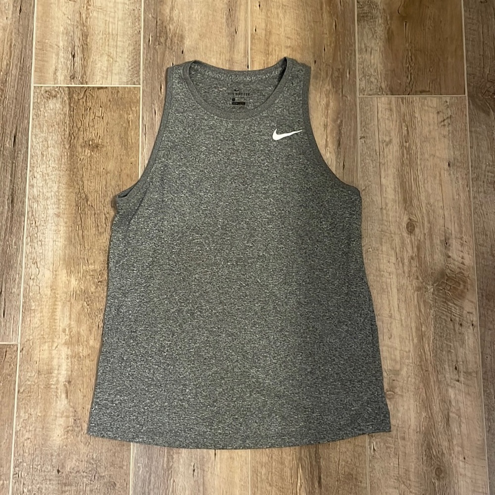 Nike dri fit tank top size small